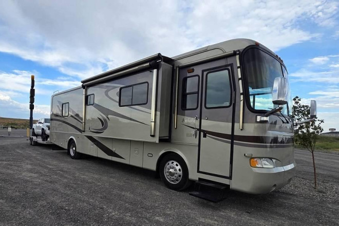 2005 Knight 38PST