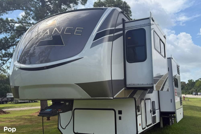 2022 Paradigm 385FL