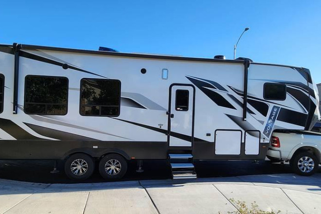 2022 Triton 3351 - Toy Hauler