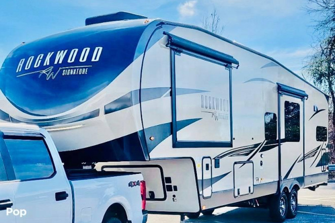 2022 Rockwood Signature 8291RK