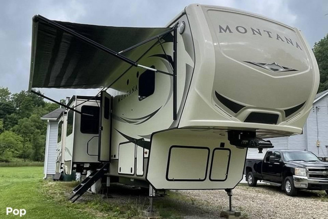 2018 Montana 3701LK