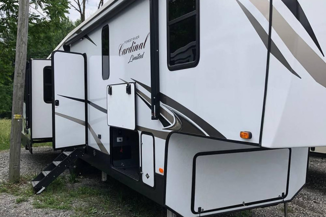 2021 Cardinal 366DLVE