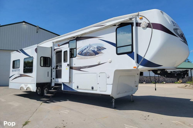2012 Brookstone 367RL