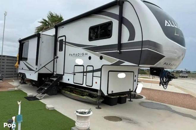 2024 Paradigm 395DS