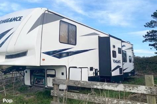 2019 Vengeance 348A13