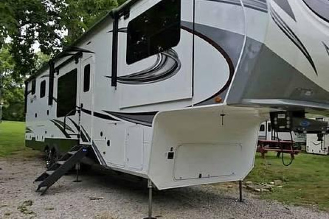 2022 Solitude 380FL