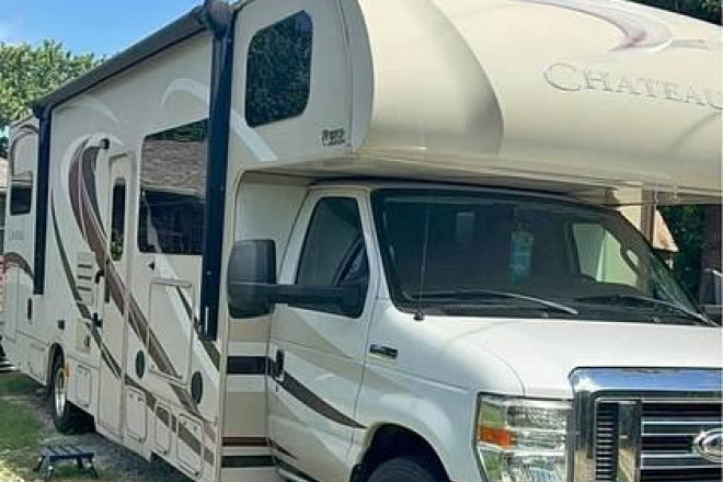 2016 Chateau 31E