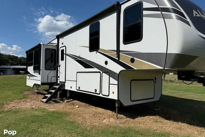2021 Paradigm 340RL