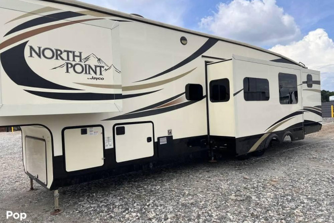 2017 North Point 375BHFS