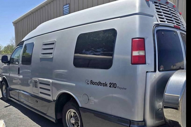 2008 Popular 210