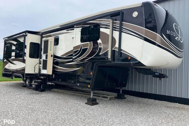 2016 Mobile Suites 38PS3