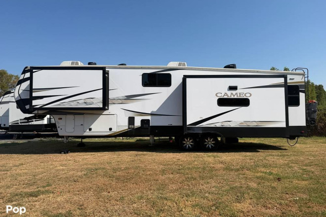 2023 Cameo 3701RL