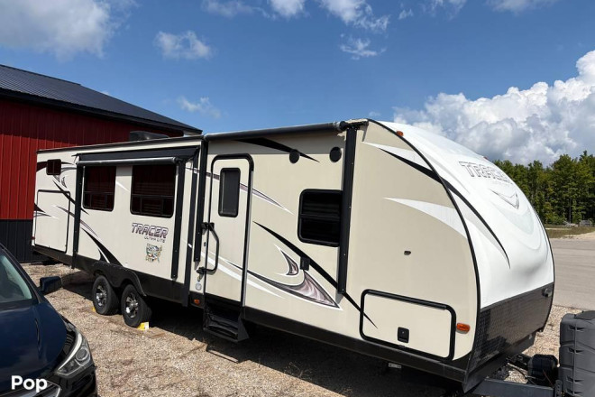 2017 Tracer Ultra Lite Executive Series 3250BHD