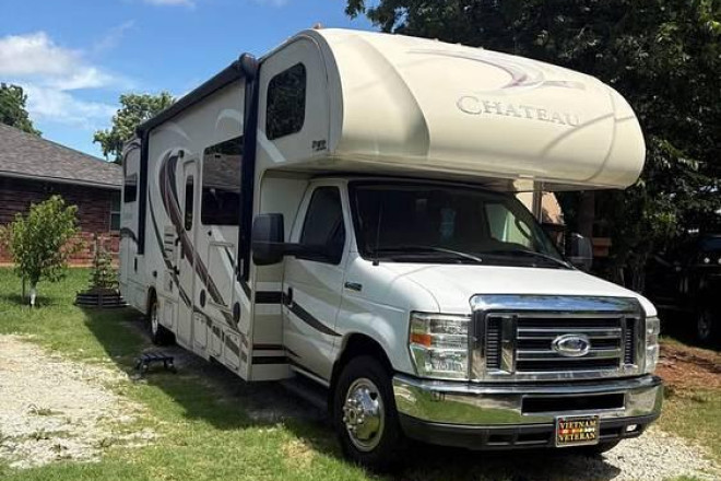 2016 Chateau 31E