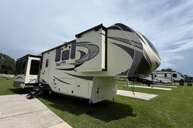 2019 Solitude 373FB-R