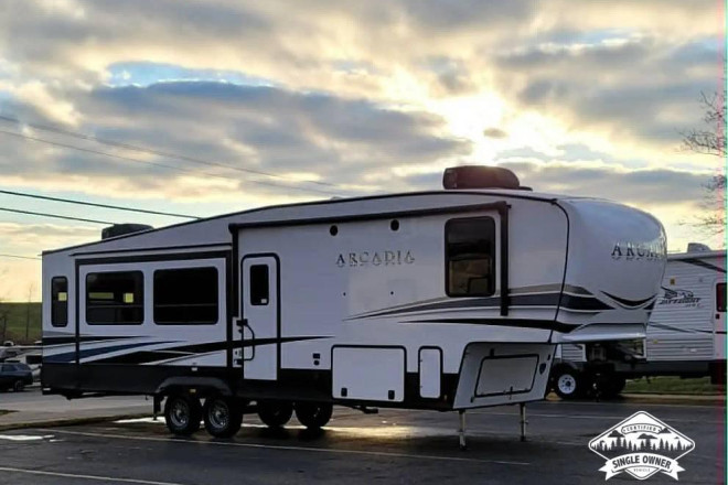 2022 Arcadia 3660RL