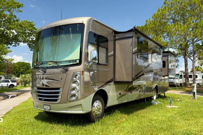 2020 Challenger 37FH