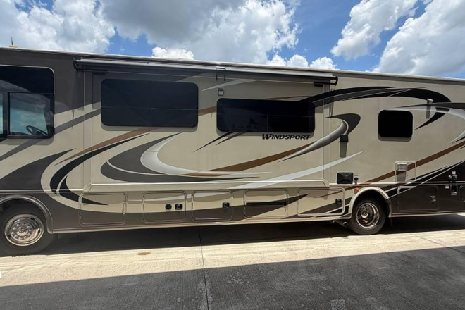 2019 Windsport 35M
