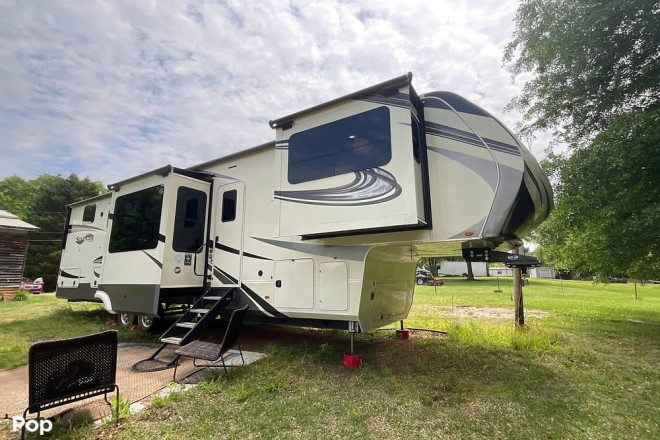 2021 Solitude 380FL-R
