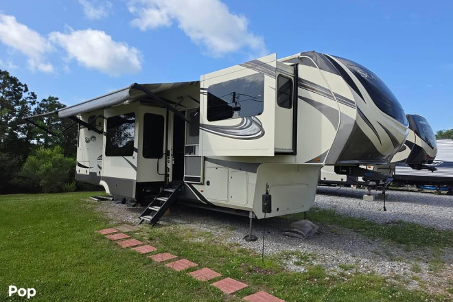 2020 Solitude 380FL-R