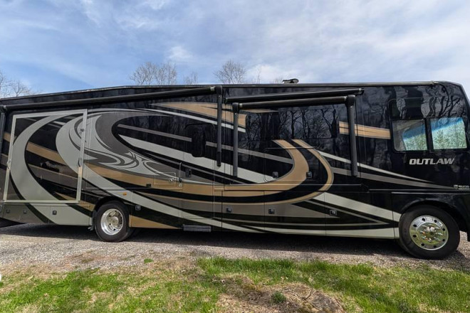 2019 Outlaw 37GP
