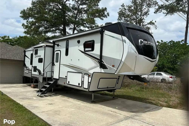 2022 Crusader 395BHL