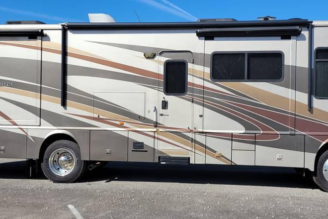2012 Adventurer 35P