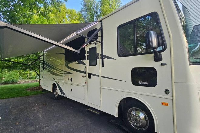 2019 Admiral 29M