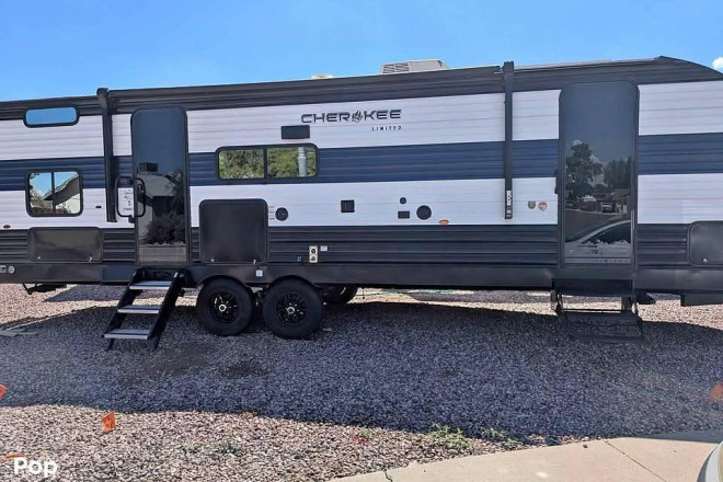 2023 Cherokee 264DBH