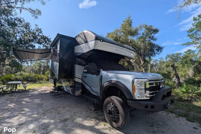 2024 Accolade XT 35L