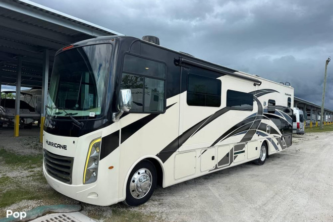2022 Hurricane 35M