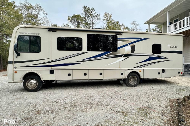 2017 Flair 31B