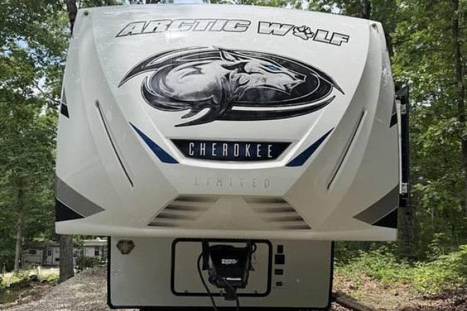 2022 Arctic Wolf 3880 Suite