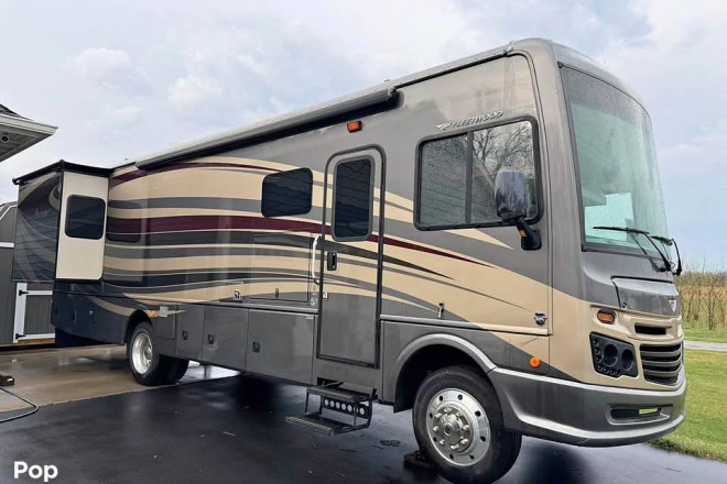 2017 Bounder 33C