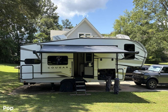 2023 Cougar 23MLE