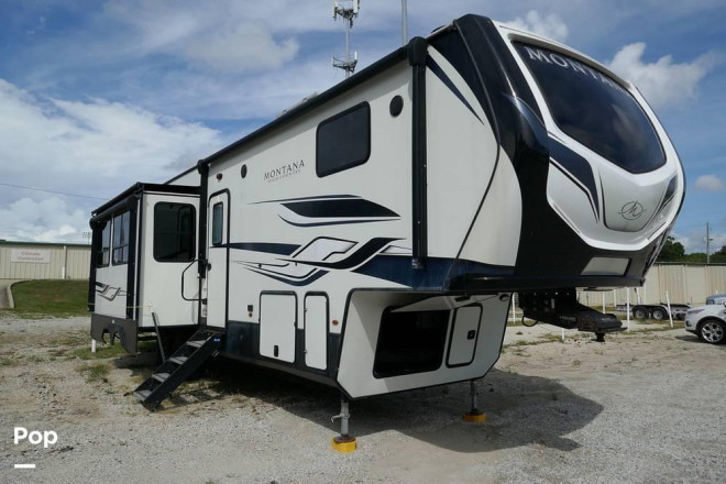 2023 Montana High Country 335BH