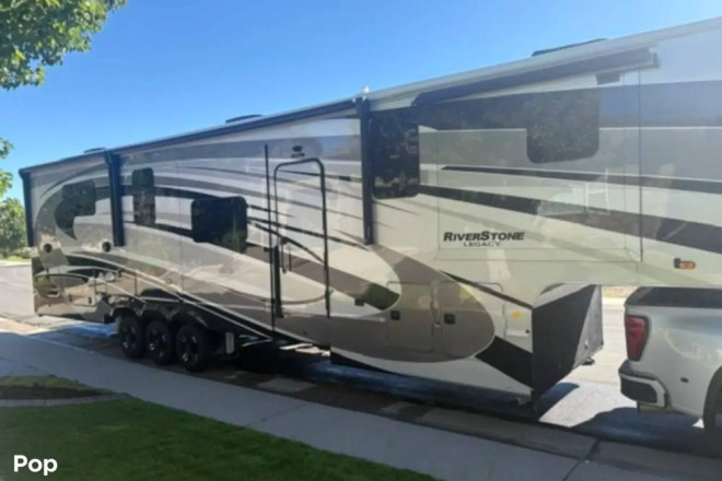 2022 Riverstone Legacy 42FSKG