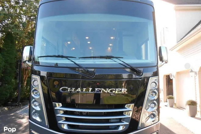 2023 Challenger 37DS