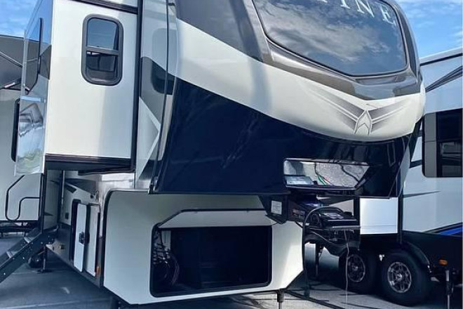 2022 Alpine 3700FL