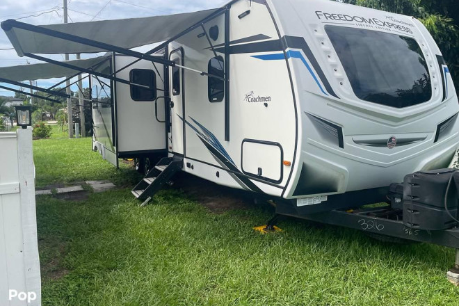 2022 Freedom Express 320BHDSLE
