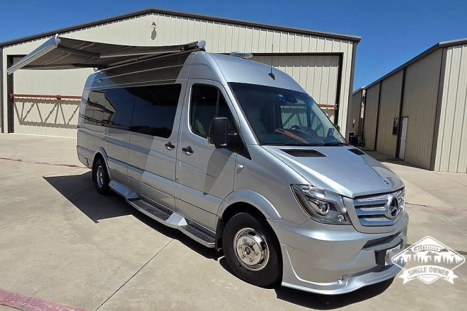 2015 Midwest Automotive Designs Weekender 3500
