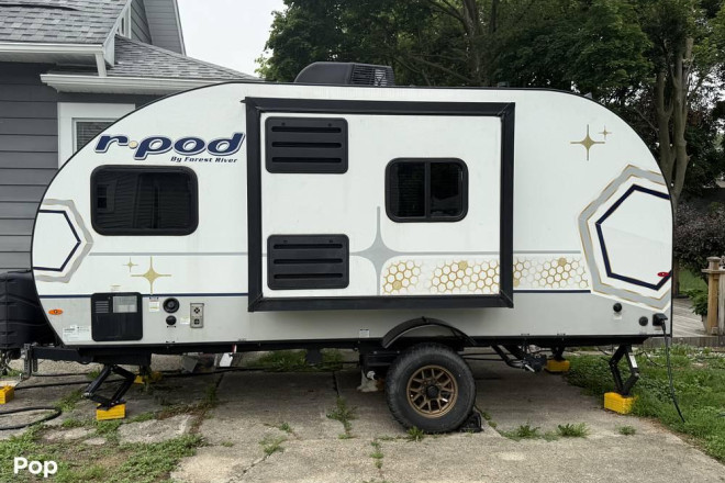 2023 R-Pod 180