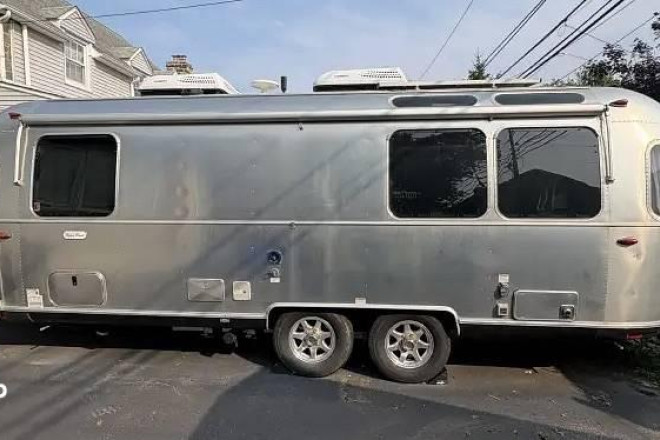 2022 Flying Cloud 25FB Twin