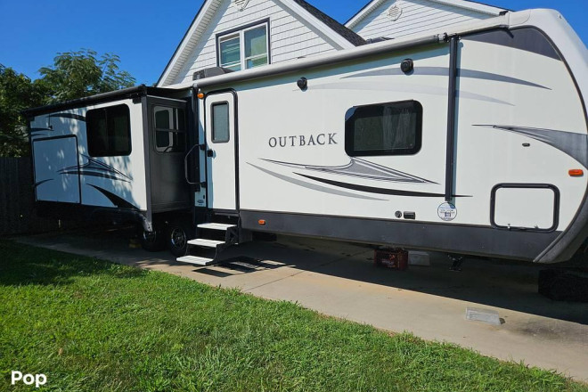 2018 Outback 330RL