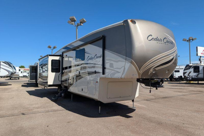 2015 Cedar Creek 38FB2