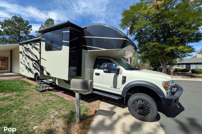 2023 Seneca 35LXT