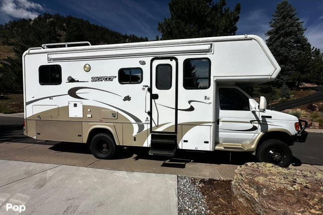 2008 Bigfoot 30MH26SL w True 4x4 & Lift