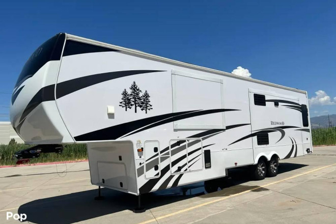 2021 Redwood 3901 WB