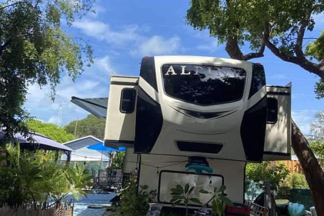 2019 Alpine 3700FL