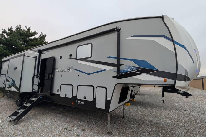 2023 Arctic Wolf 3770SUITE